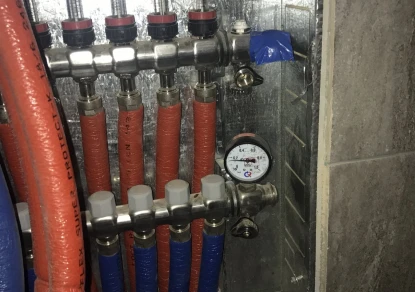 Монтаж коллекторов системы отопления